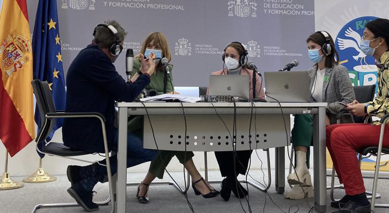 Noves formacions per a docents: Taller de ràdio i autolideratge