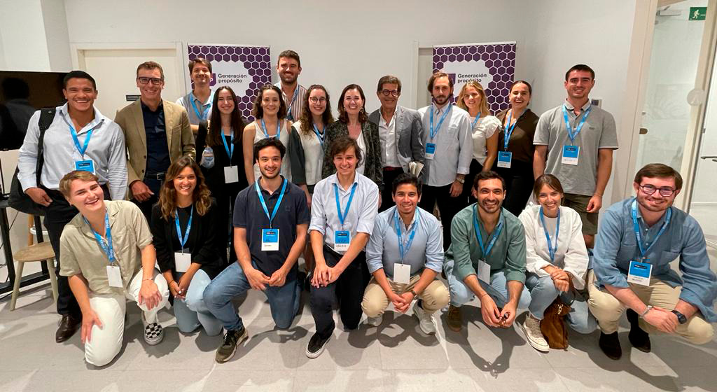 Jóvenes de «Generación propósito» reflexionan sobre geopolítica y retos globales con periodistas de La Vanguardia