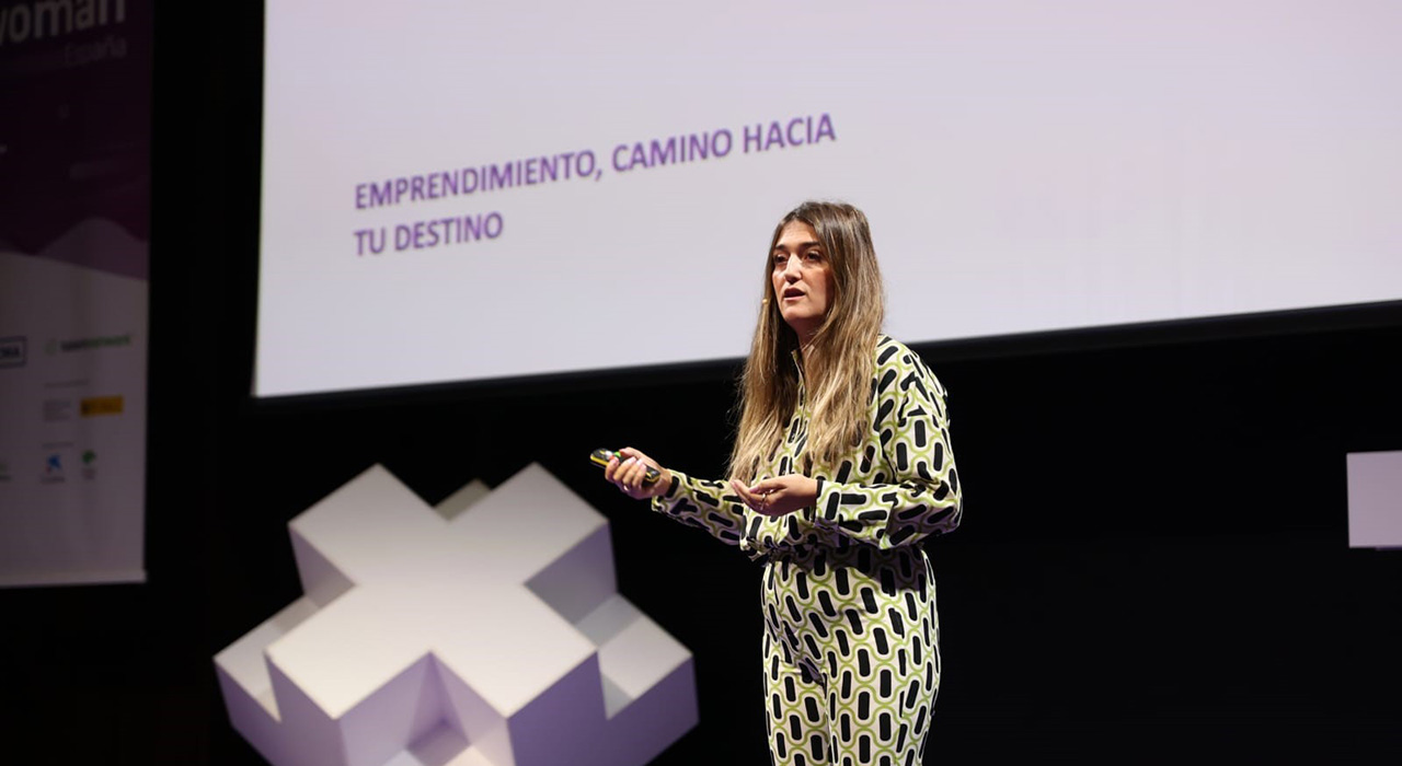 Begoña Arana (Premio FPdGi Social) participa en el Talent Woman 2022