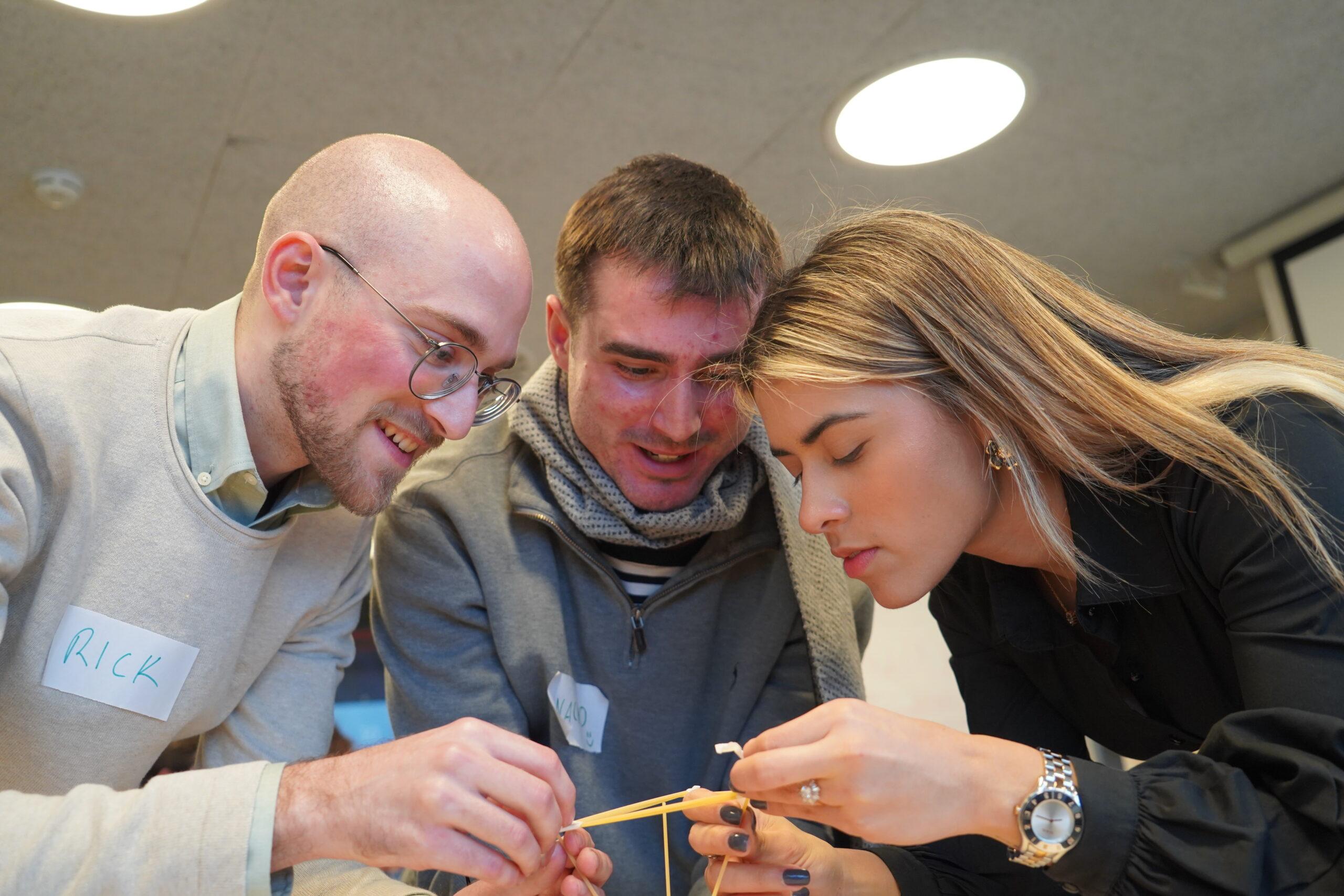 75 jóvenes participan en el Start-Up Weekend