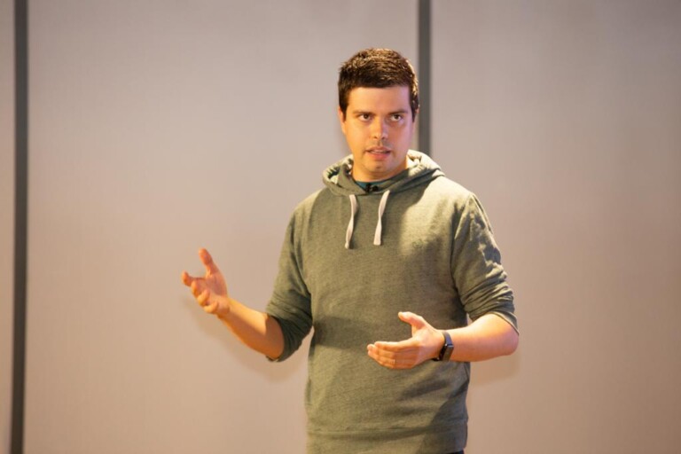 Founderz presenta su máster en colaboración con Microsoft en un evento de IA