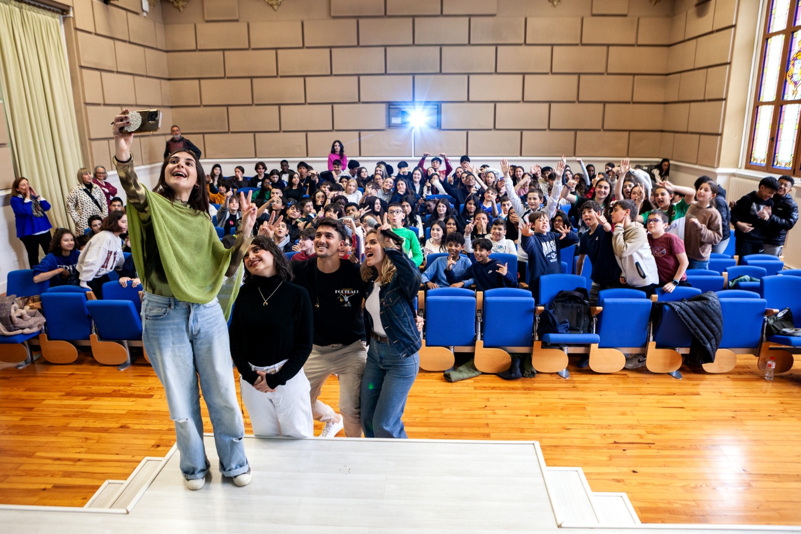 El programa Generación talento muestra a los jóvenes cómo mejorar su desarrollo competencial en la segunda jornada del Tour en Santander