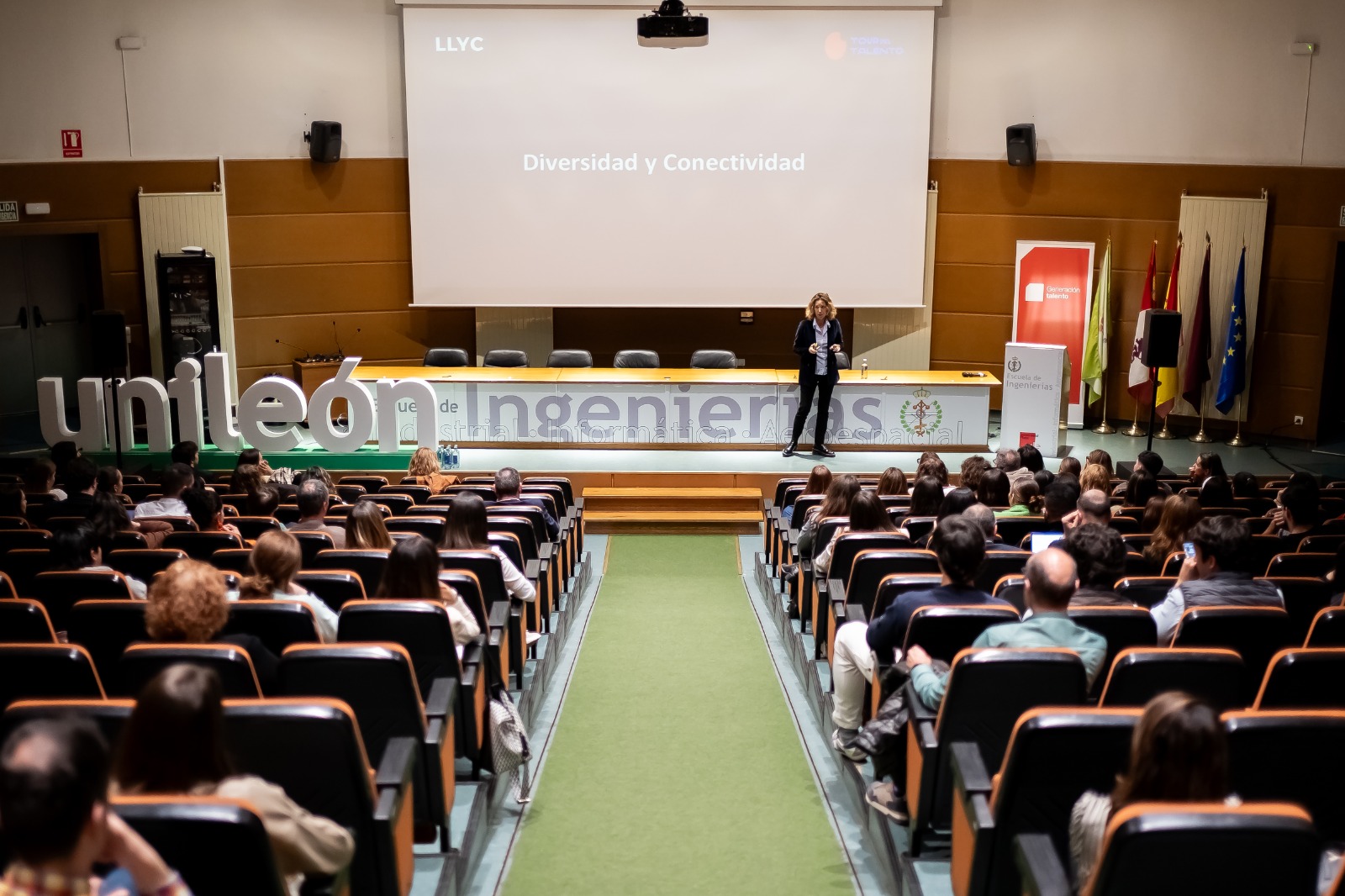 El “Foro del talento” impulsa el empleo juvenil con liderazgo e innovación en el Tour del talento de León