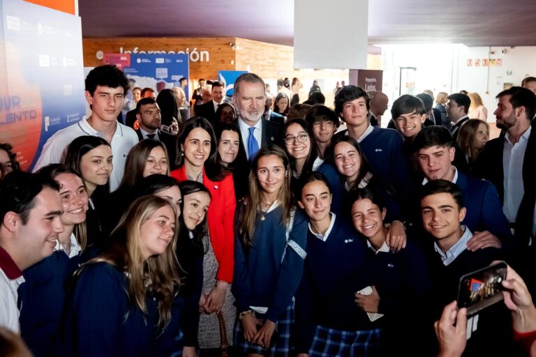 S.M. el Rey preside el acto central del Tour del talento en Badajoz, una jornada centrada en la investigación, la innovación y el emprendimiento juvenil