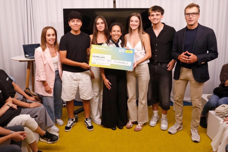 Más de 500 alumnos catalanes participan en la 1ª edición de “STEAMing: dando alas al talento femenino”, el programa de Vueling y la Fundación Princesa de Girona que acerca las carreras STEAM a los jóvenes