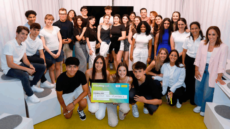 Más de 500 alumnos catalanes participan en la 1ª edición de “STEAMing: dando alas al talento femenino”, el programa de Vueling y la Fundación Princesa de Girona que acerca las carreras STEAM a los jóvenes