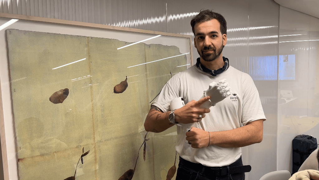 Ayúdame3D, de Guillermo Gauna-Vivas, lliura les primeres pròtesis a infants de Gaza