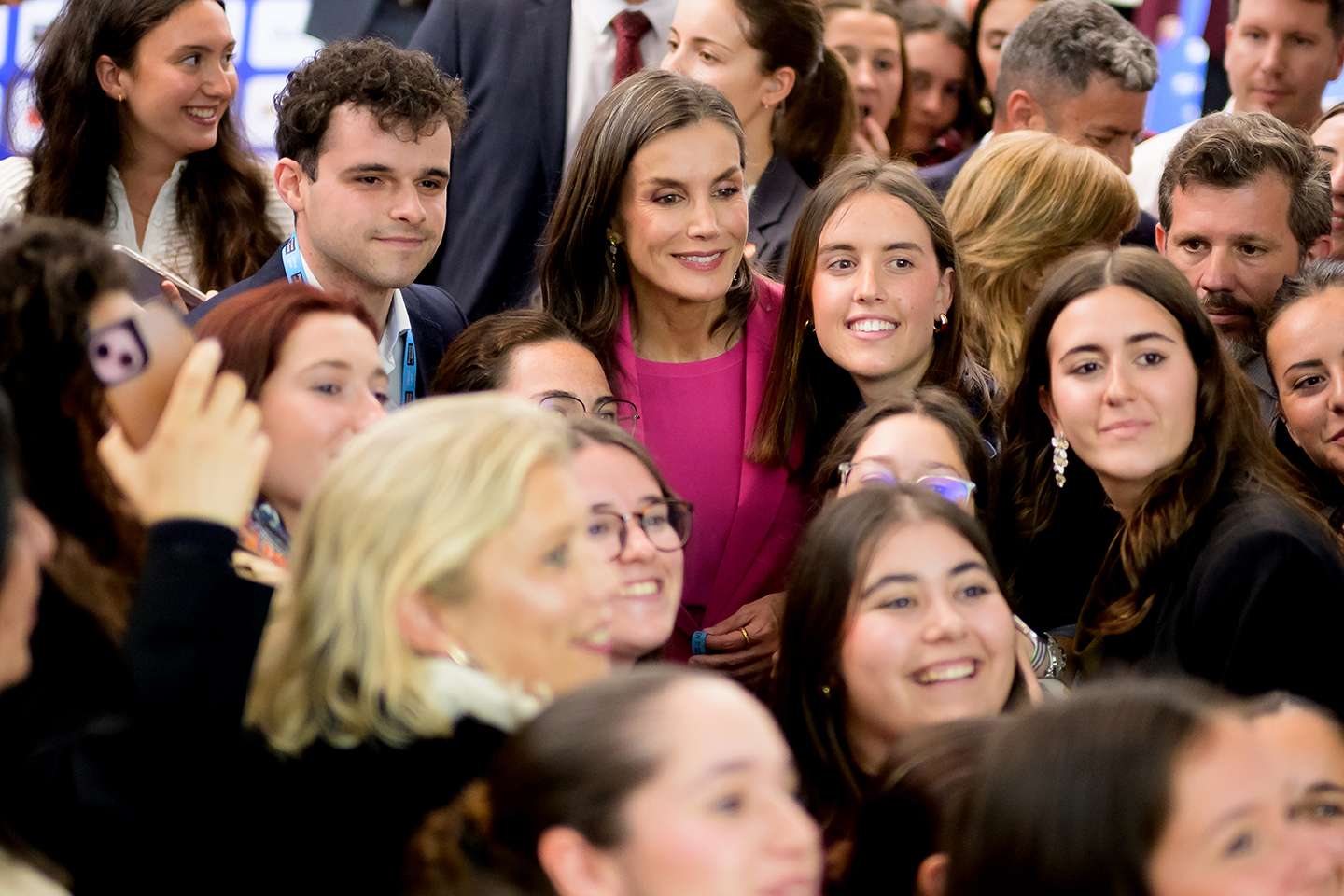 S.M. la Reina preside en Granada el acto central del Tour del talento y el anuncio del ganador del Premio Princesa de Girona Arte 2026